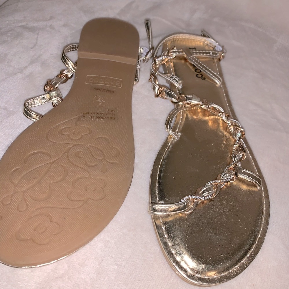 Chain Design Sandals - Picture 3 of 3